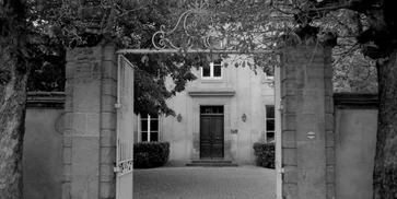 Umenie zeme a ohňa.Keramika je materiálom, ktorý nikdy nezostarne