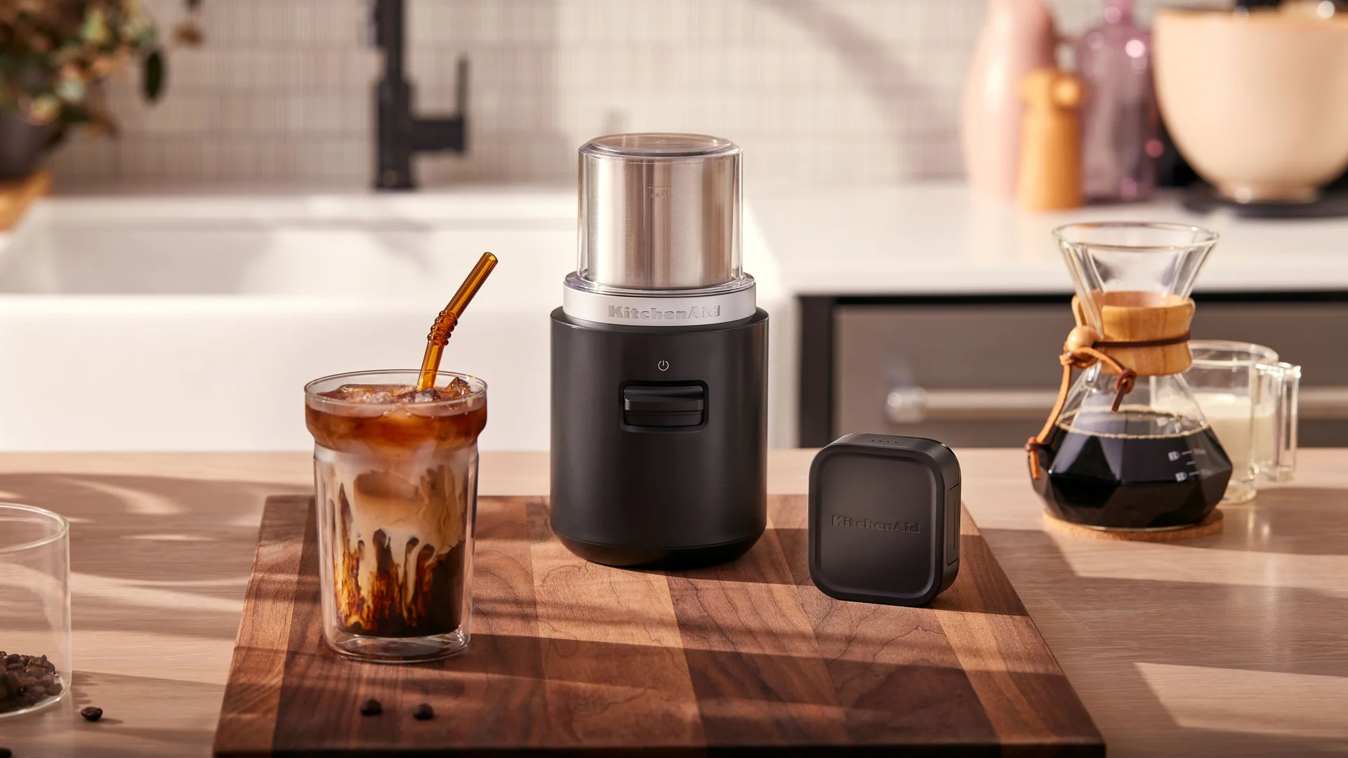 Káva dělá den, vychutnejte si tu svou stylově a bez zbytečné práce