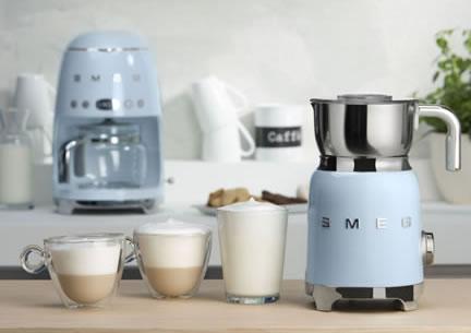 Napeňovač mlieka Smeg 50´s Retro Style MFF11, pastelovo modrý