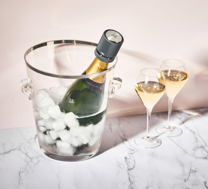 Zátka na šumivé vína Line, čierna