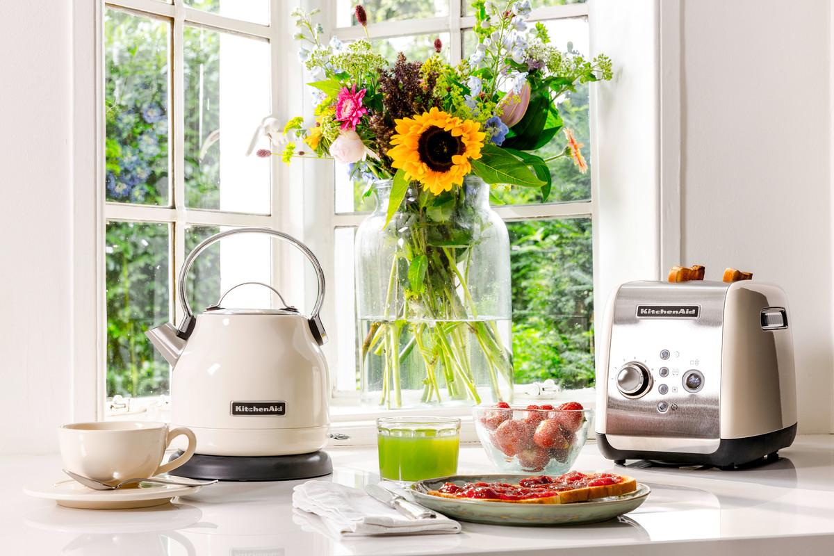 Rýchlovarná kanvica 5KEK1222EAC, 1,25 l, biela