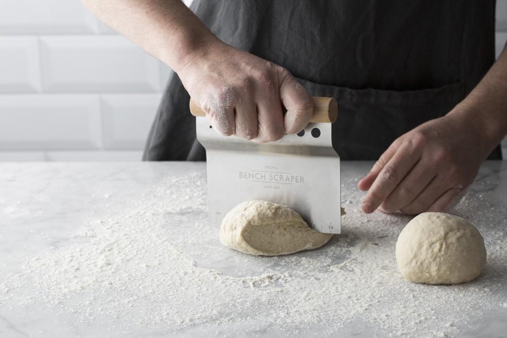 MASON CASH Innovative 4 v 1 multifunkční čistič desky/stěrka/špachtle/sekáček na bylinky