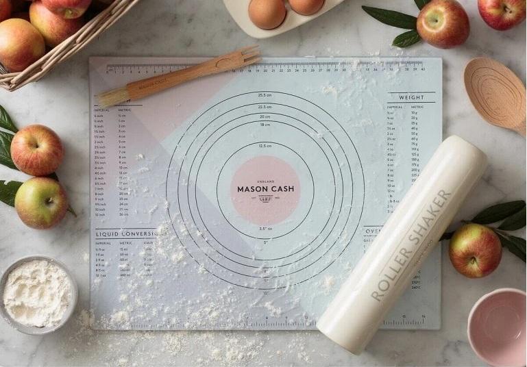 Sklenená pracovná doska na cesto Innovative Kitchen, 45 × 35 cm