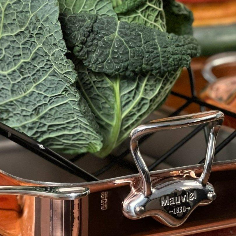 Medený pekáč s nerezovými uchami a roštom, M’héritage 150 S, 30 x 22 cm