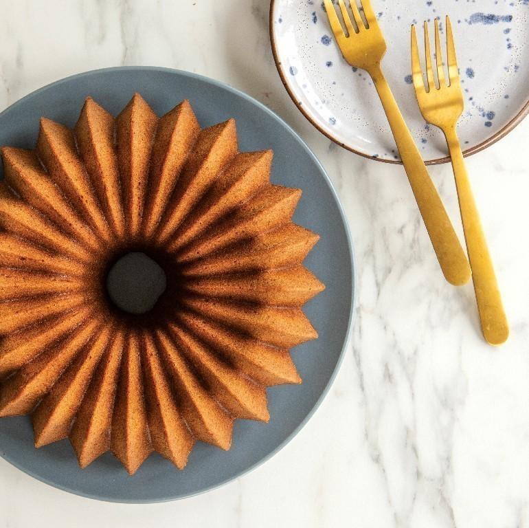 Forma na bábovku Brilliance, zlatá, 2,4l