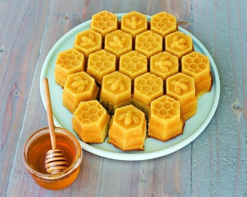 Forma na bábovku včelí plást, 28 x 30 cm, zlatá