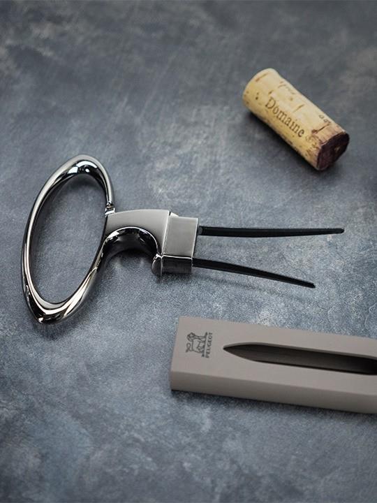 PEUGEOT MATHUS lamelový otvírák k otevření lahve bez propíchnutí zátky bazaltová  (EOL)