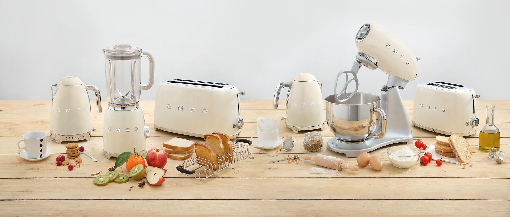 SMEG 50's Retro Style blender 1,5l plastová nádoba BLF01 (EOL)