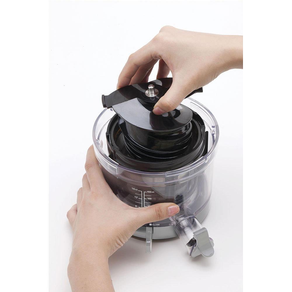 SMEG 50's Retro Style odšťavňovač s příslušenstvím 1l SJF01 (EOL)