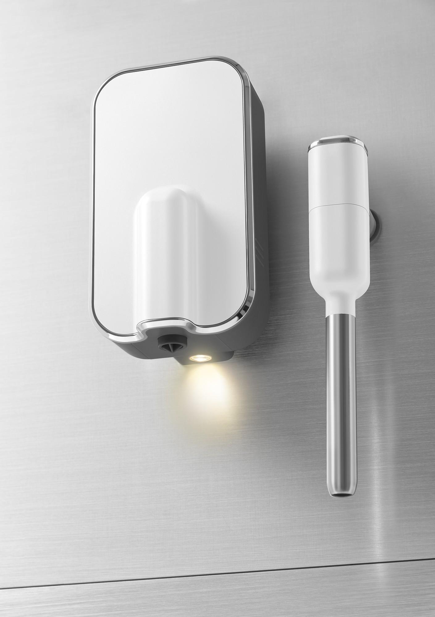 SMEG Automatický kávovar na espresso/cappuccino 19 barů / 1,4l bílý  (EOL)