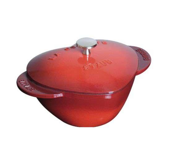 STAUB Cocotte hrnec ve tvaru srdce 20 cm/1,75l červený (EOL)
