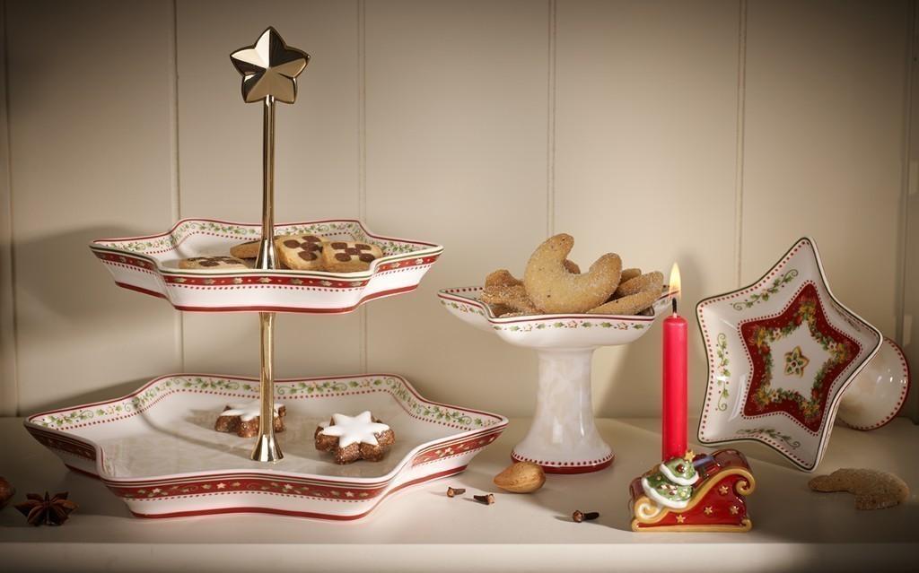 Winter Bakery Delight etažér cezmína, 34 cm