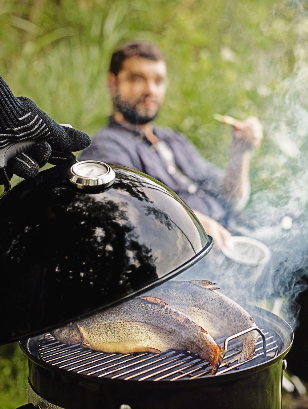 WEBER Original Kettle E 4710 gril na dřevěné uhlí 47 cm Black (EOL)