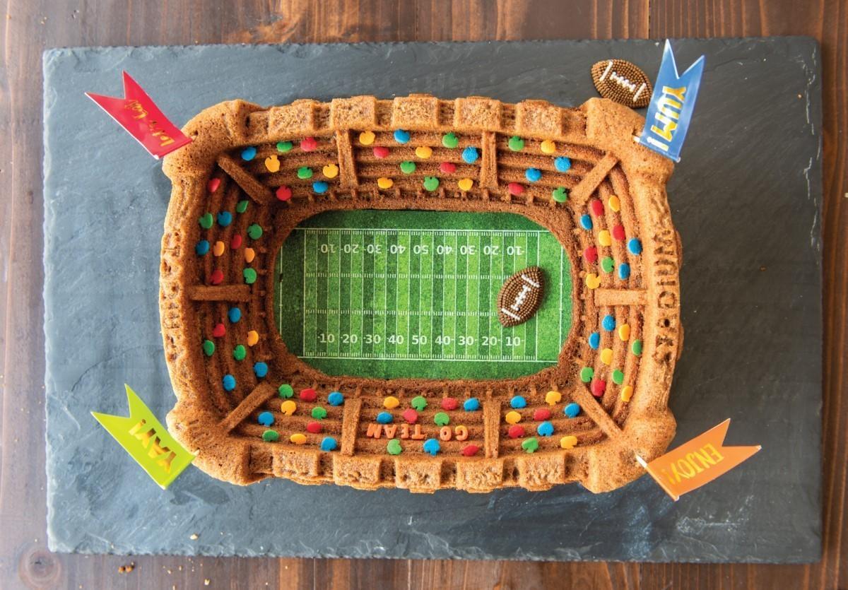 Forma na pečenie Štadión, modrá, 2,13 l