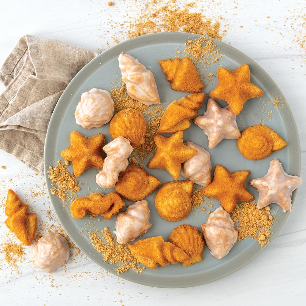 Forma Morské motívy, plát s 23 formičkami, 355 ml, karamelová