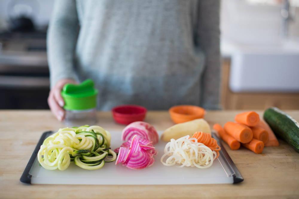 OXO Good Grips ruční spiralizér na zeleninu 3v1