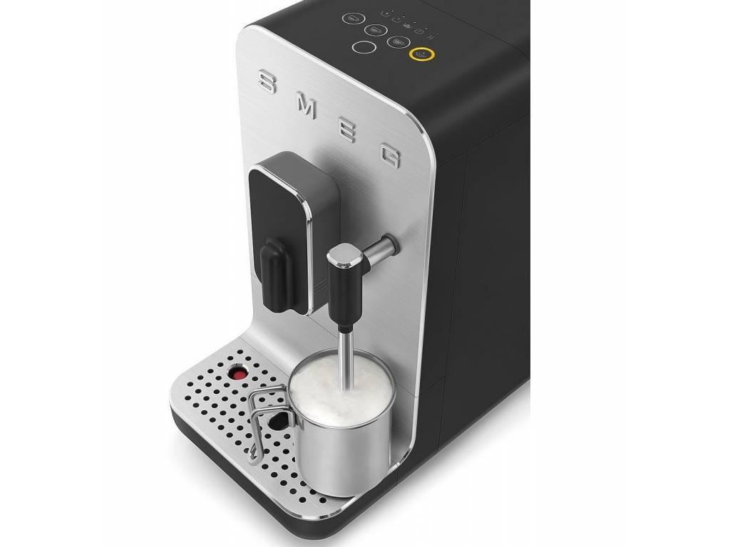 SMEG Automatický kávovar na cappucino 19 barů / 1,4l (EOL)