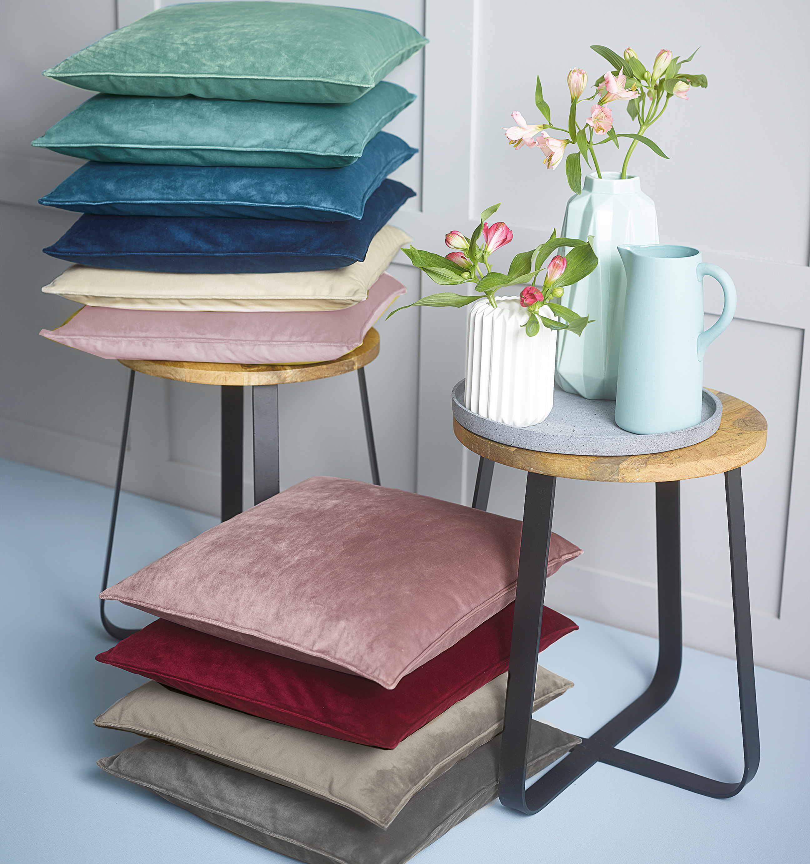 Zamatová obliečka na vankúš Prince, 40 x 40 cm, silver peony