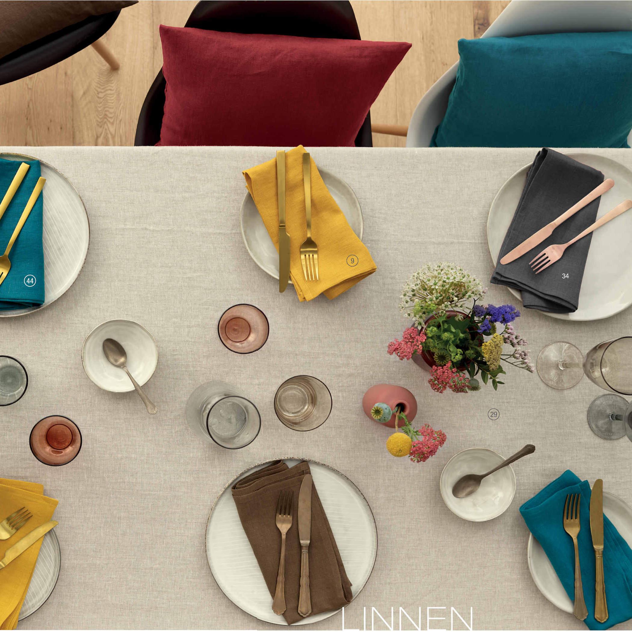 Behúň na stôl Linnen, 50 x 140 cm, soft mint