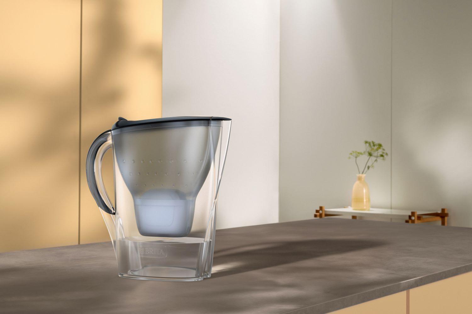 Sada filtračnej kanvice Marella, 2,4 l, grafitová + 3 filtre Maxtra Pro Pure Peformance