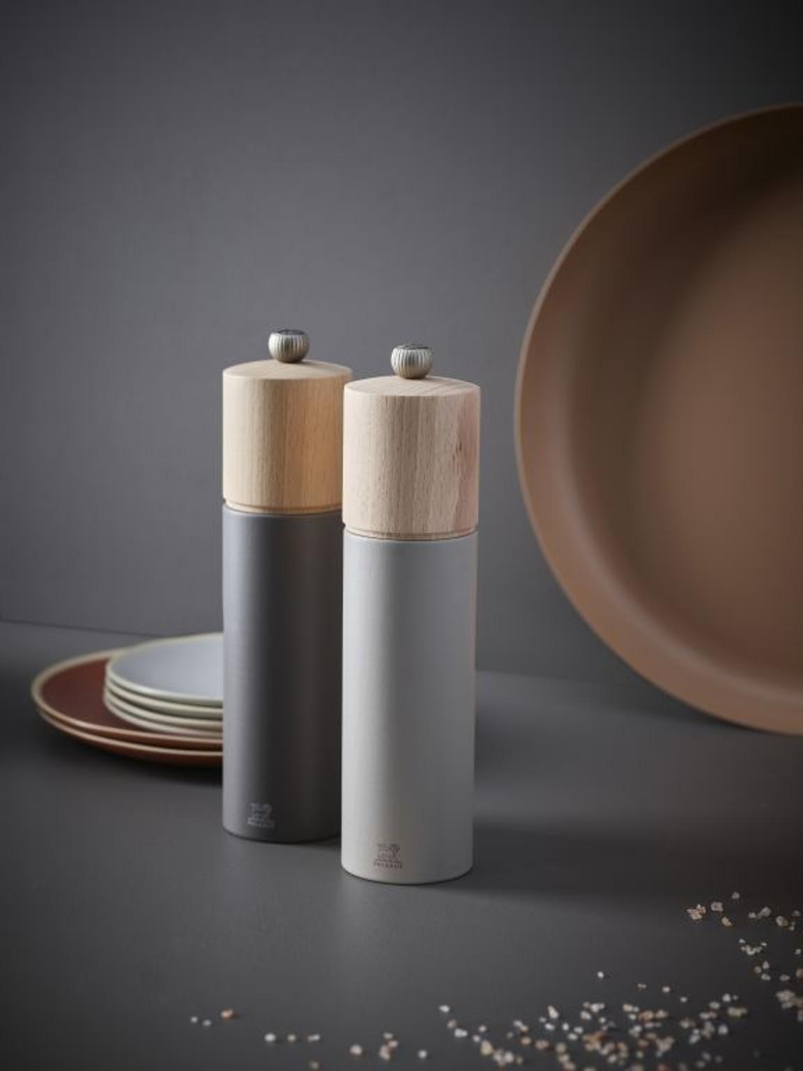 Mlynček na soľ Boreal, 21 cm, svetlosivá