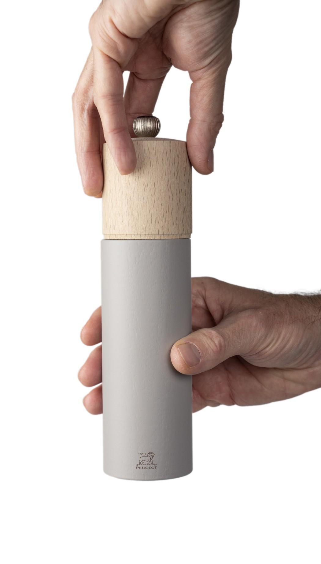 Mlynček na soľ Boreal, 21 cm, svetlosivá