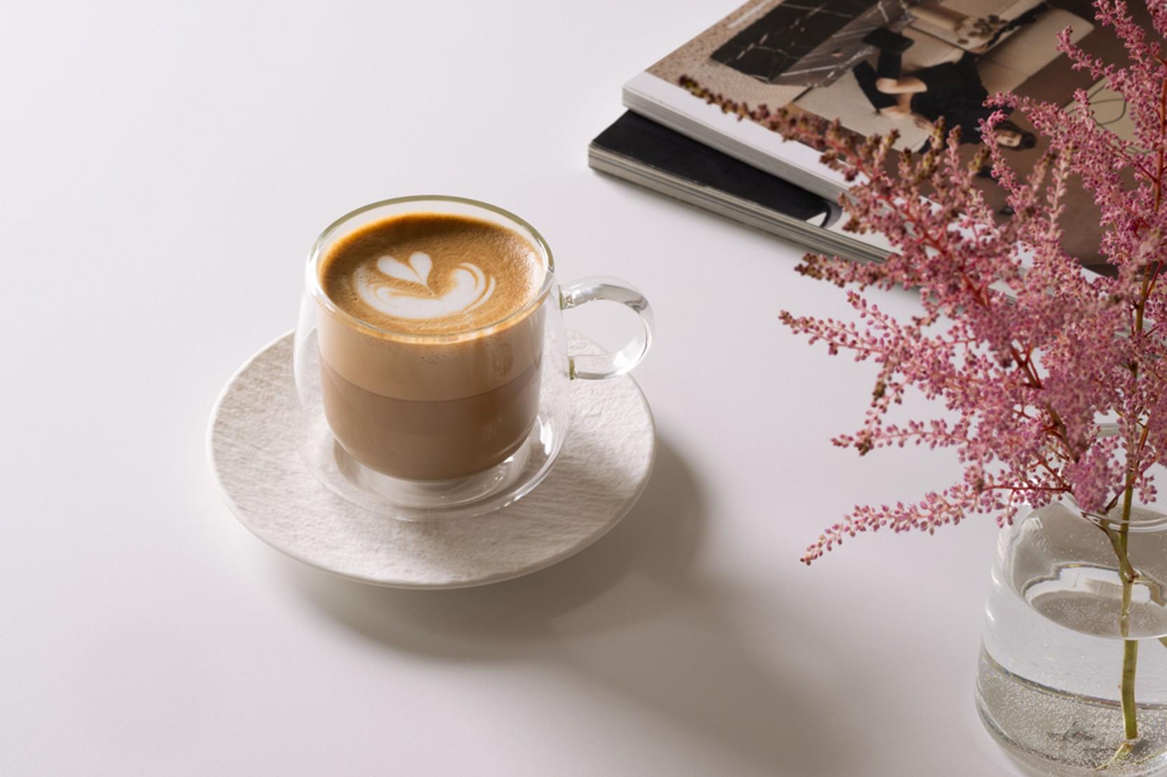 Sklenené šálky na kávu Artesano Hot & Cold Beverages, 180 ml, 2 ks