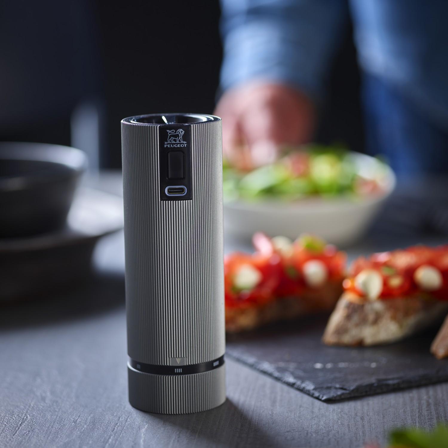 Elektrický dobíjací mlynček na korenie Line u´Select, 15 cm, karbónová