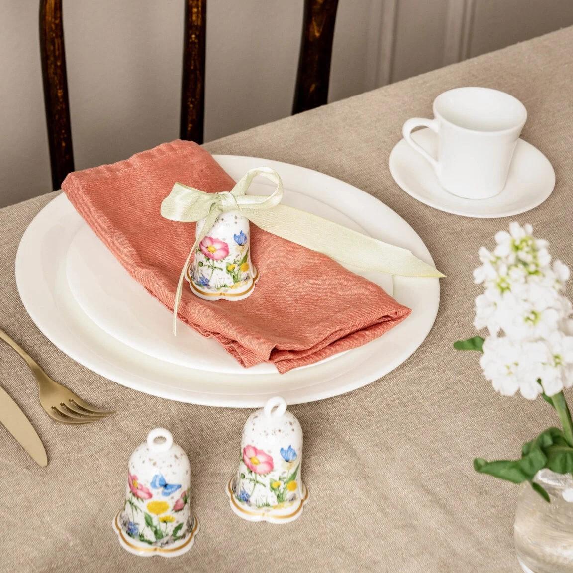 Veľkonočná porcelánová závesná dekorácia mini srdiečko "Veternica" 4,5 cm