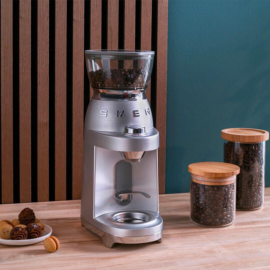 Mlynček na kávu Minipro 50´s Style CGF02, chrómová