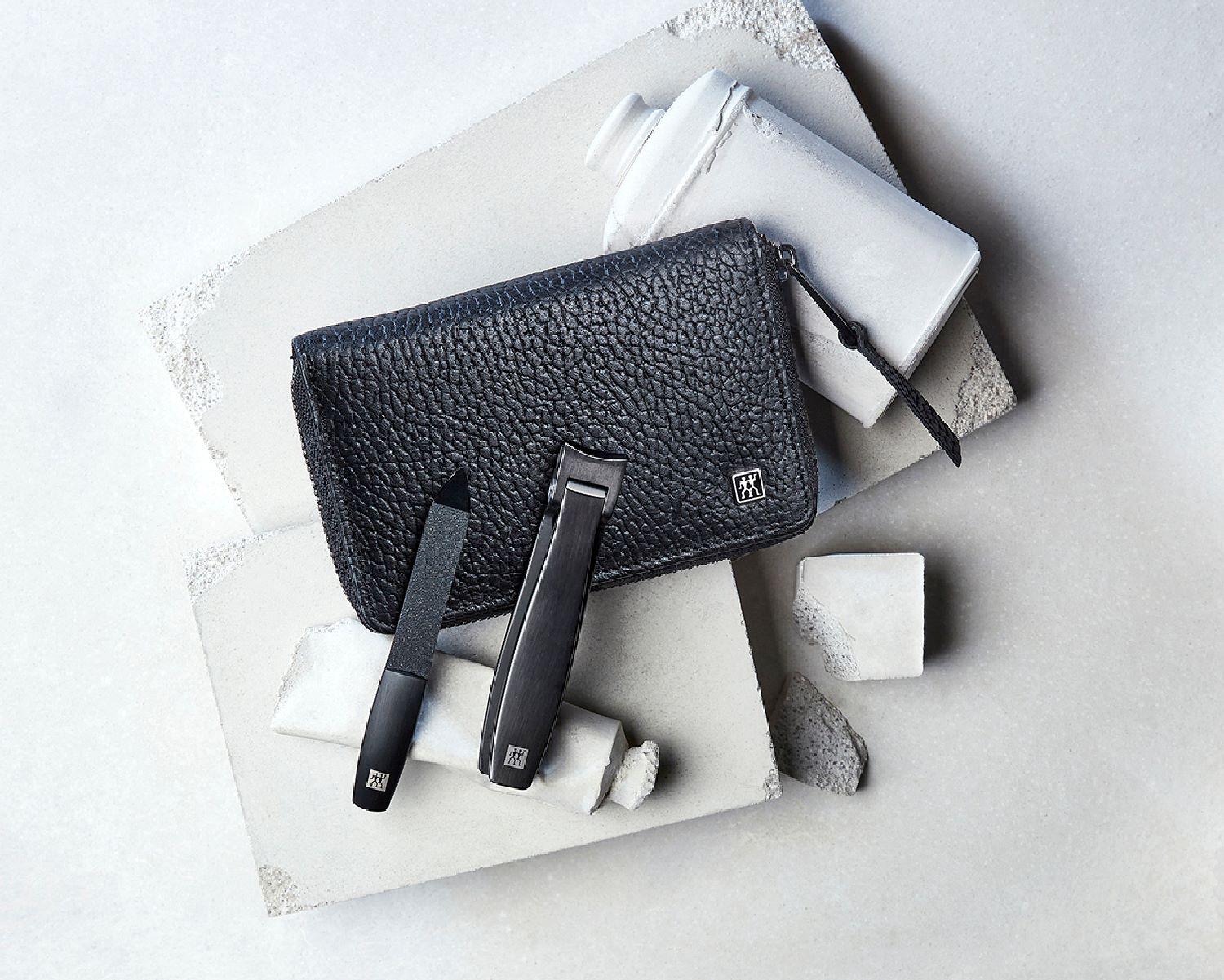 Pánska manikúra Premium Black so štiepatkom, černá koža, 4 ks