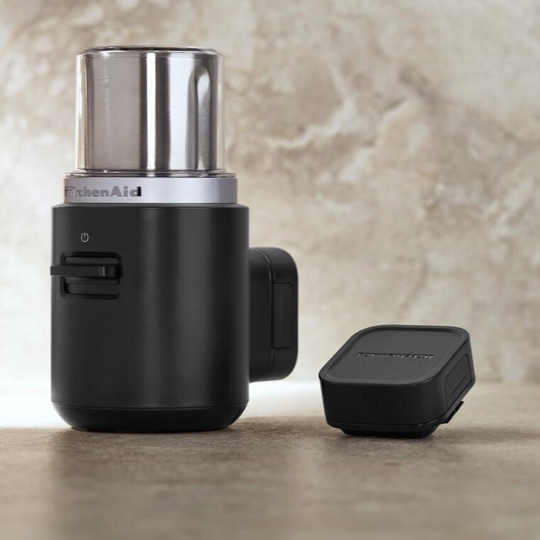 Bezdrôtový mlynček na kávu GO s batériou, 5KBGR111, čierna mat