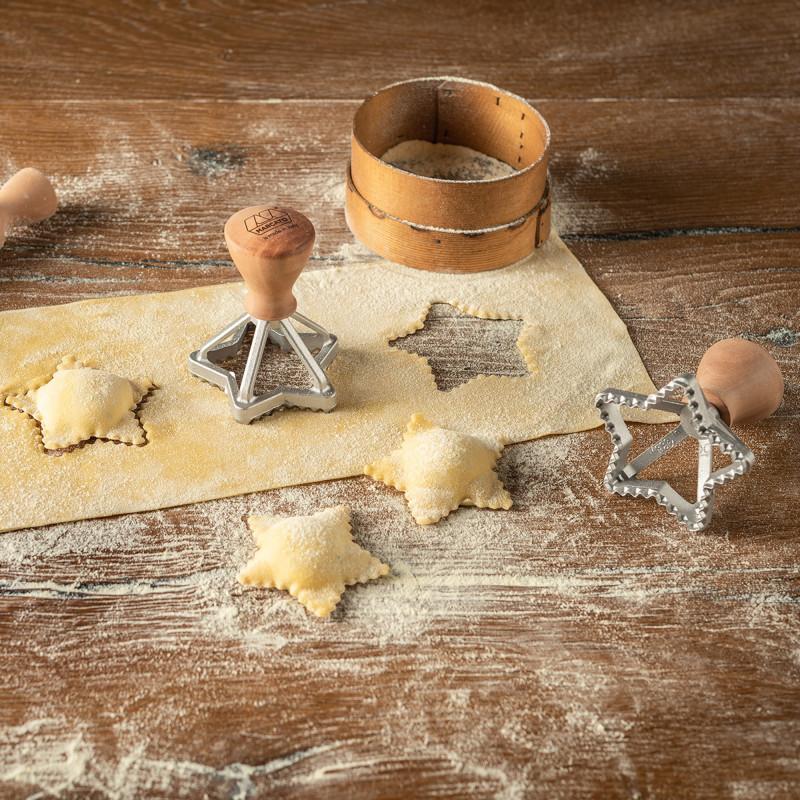 Sada na pečivo: vykrajovač hviezda + embosovaný valček, vločky