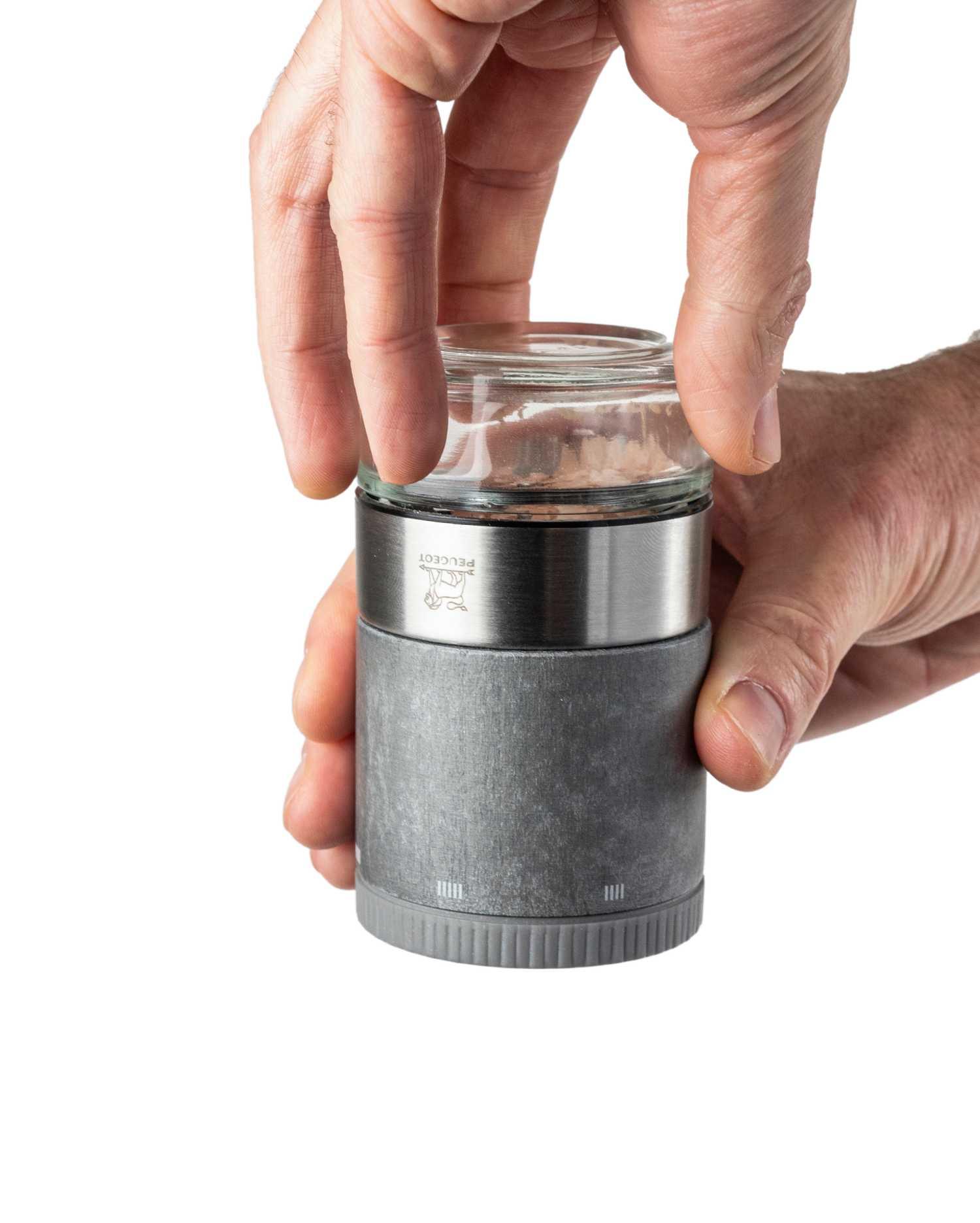 Mlynček na soľ Maestro Zirlion + 1 zásobník + morská soľ