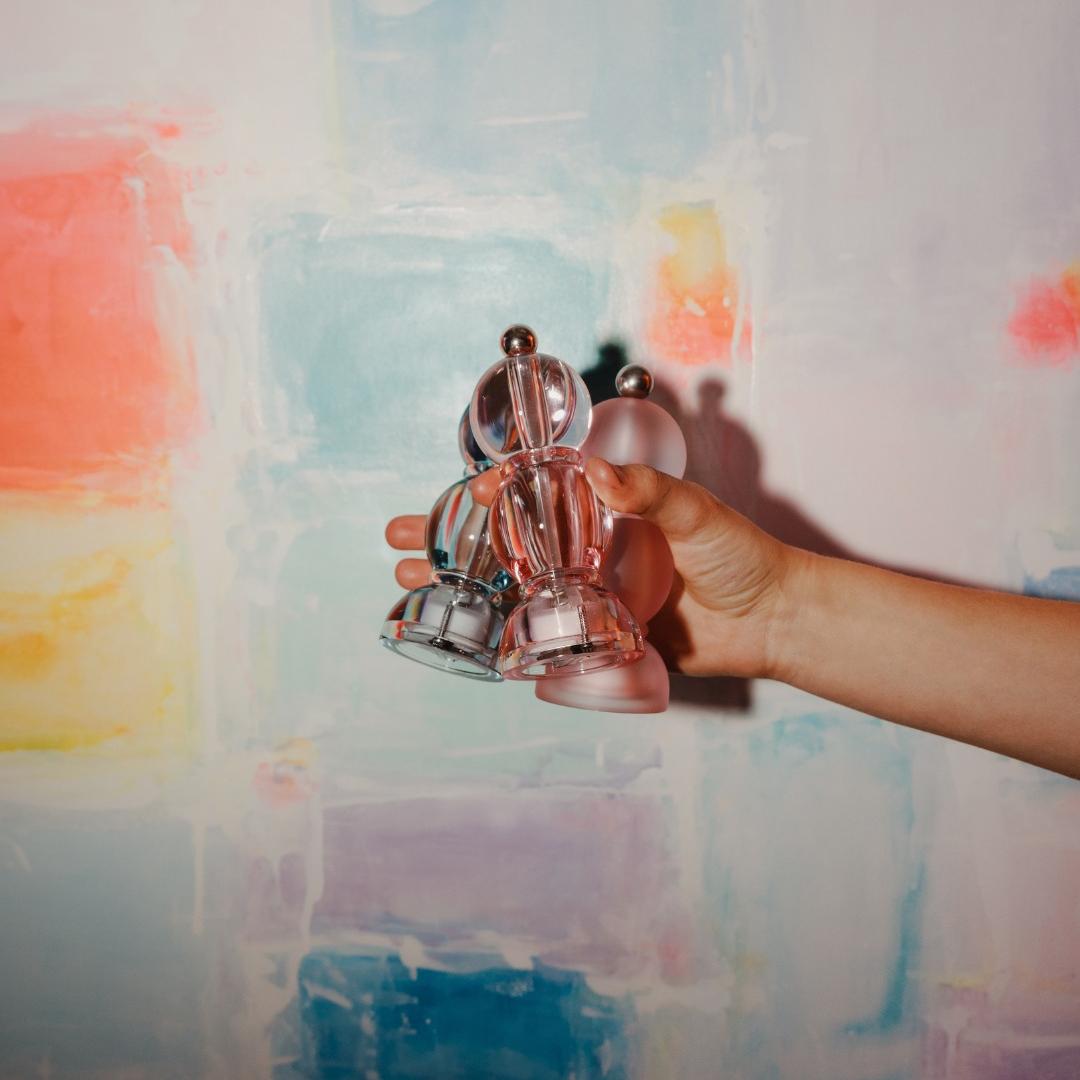 Akrylový mlynček na soľ alebo korenie Mini BOB Frosty, 14 cm, ružový