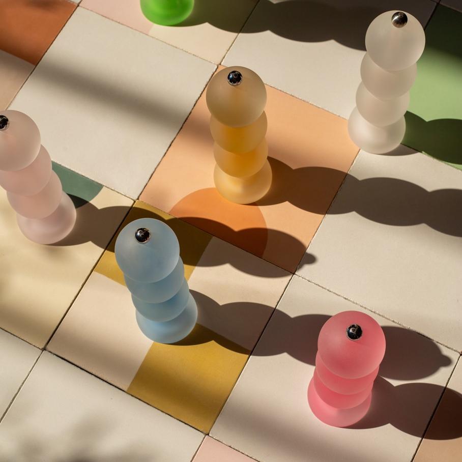 Akrylový mlynček na soľ alebo korenie Mini BOB Frosty, 14 cm, ružový