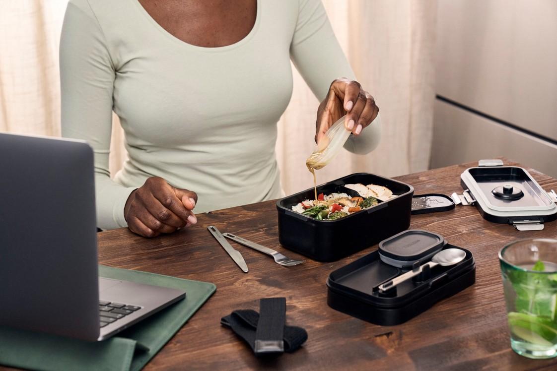 Obedový box TO GO Fresh & Save s vákuovacmi dózami, čierny