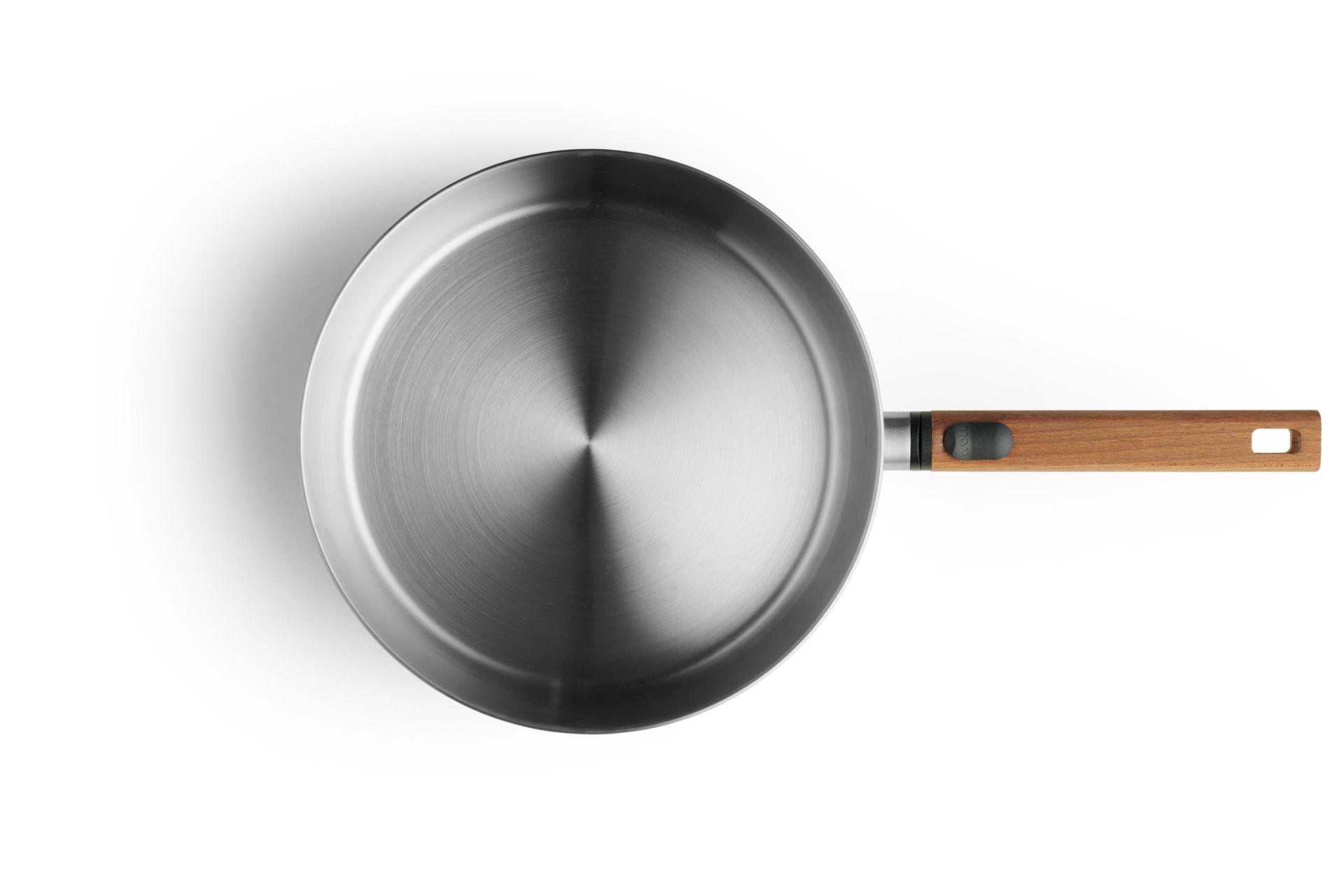 Nerezová soté pánev Logic Steel s dřevěnou odnímatelnou rukojetí, Ø 28 cm