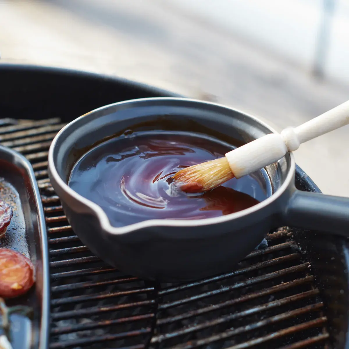 Keramická rajnica na omáčky a fondue BBQ, 1,2 l, čierna
