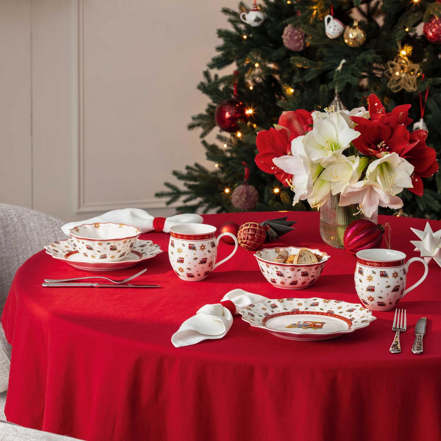 Sada vianočných hrnčekov Toy's Delight, Výročná edícia, 4 ks