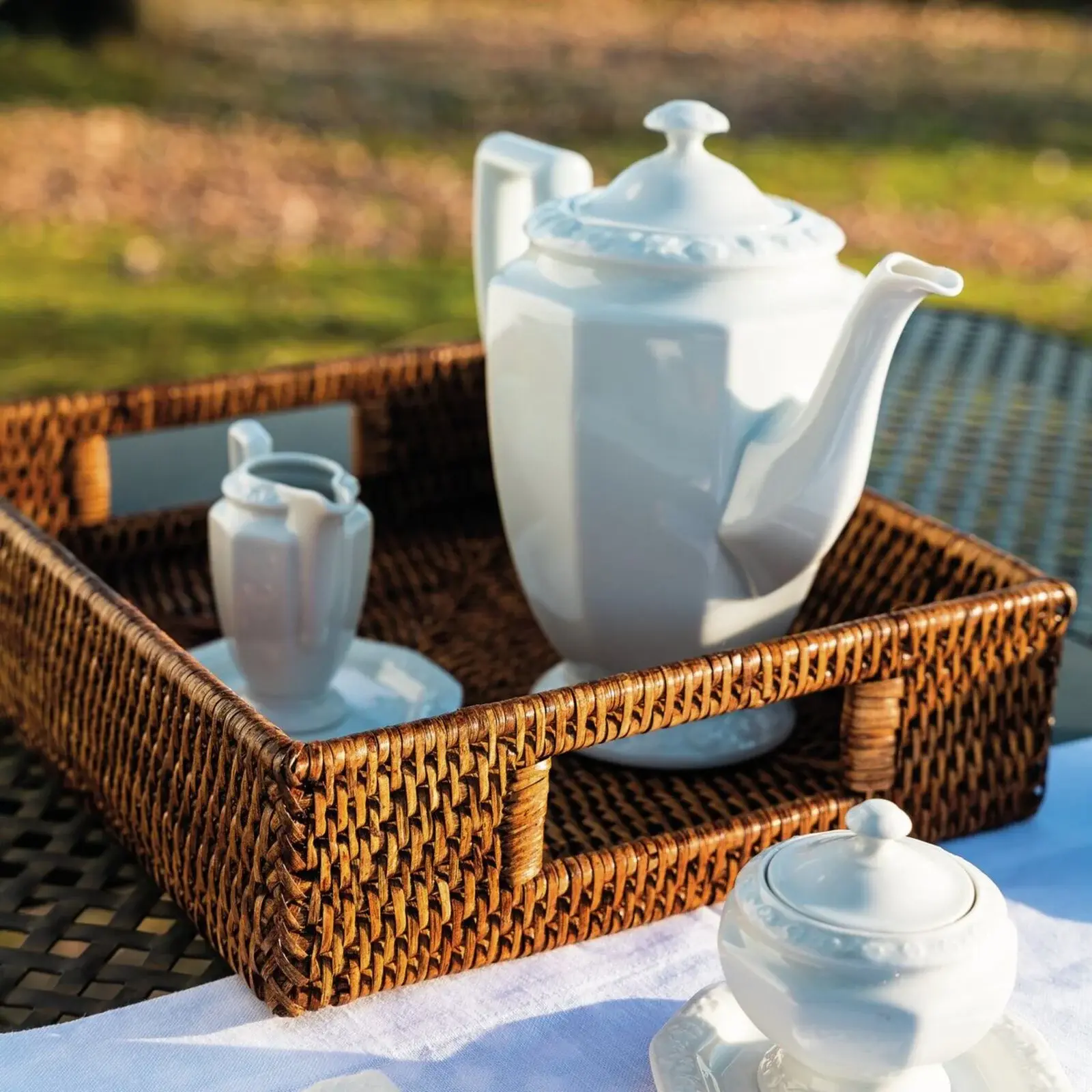 Ratanový servírovací podnos, kolekcia Radici, 32,5 x 26,5 cm, medovo hnedá