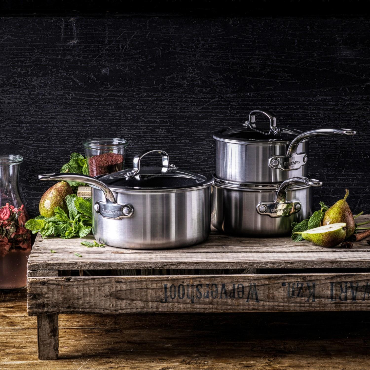 Sada nerezových omáčnikov s pokrievkou s keramickým povrchom, 16 + 18 + 20 cm