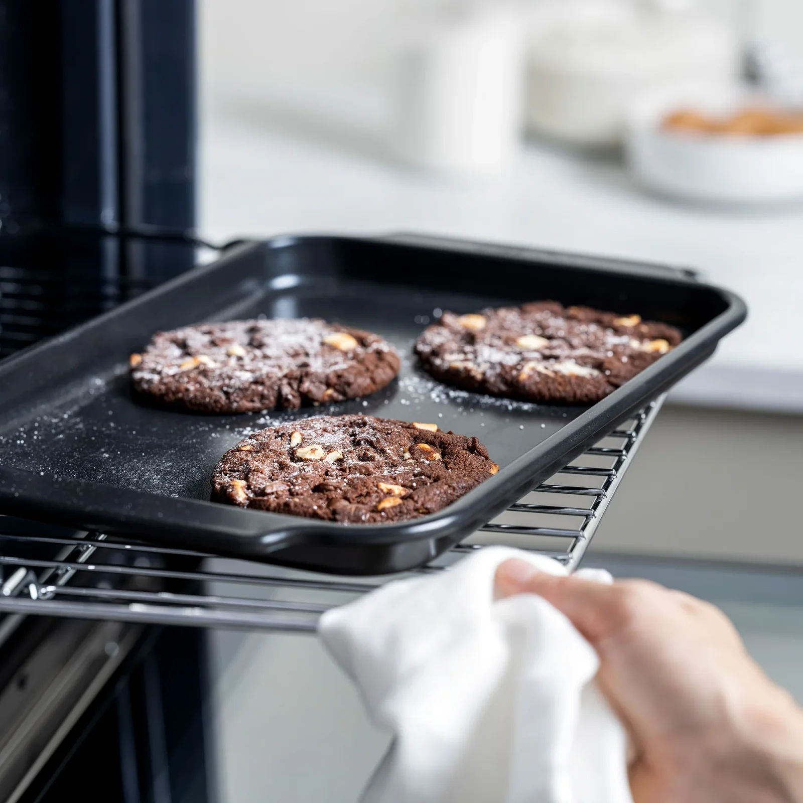 CC007770-001-image7-feature2_oven_safe