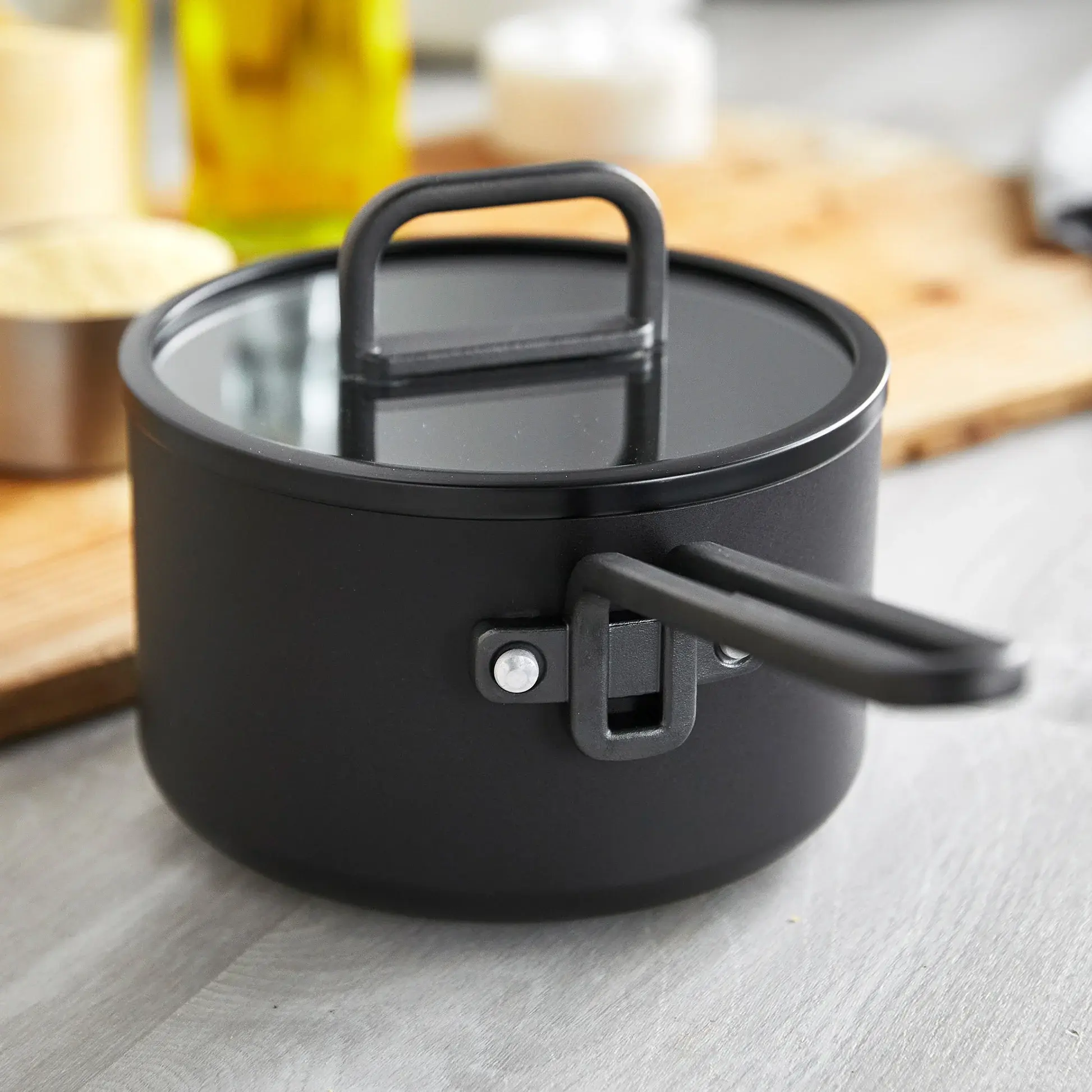 Súprava riadu s nepriľnavým keramickým povrchom, Stanley Tucci, 11 ks, čierna