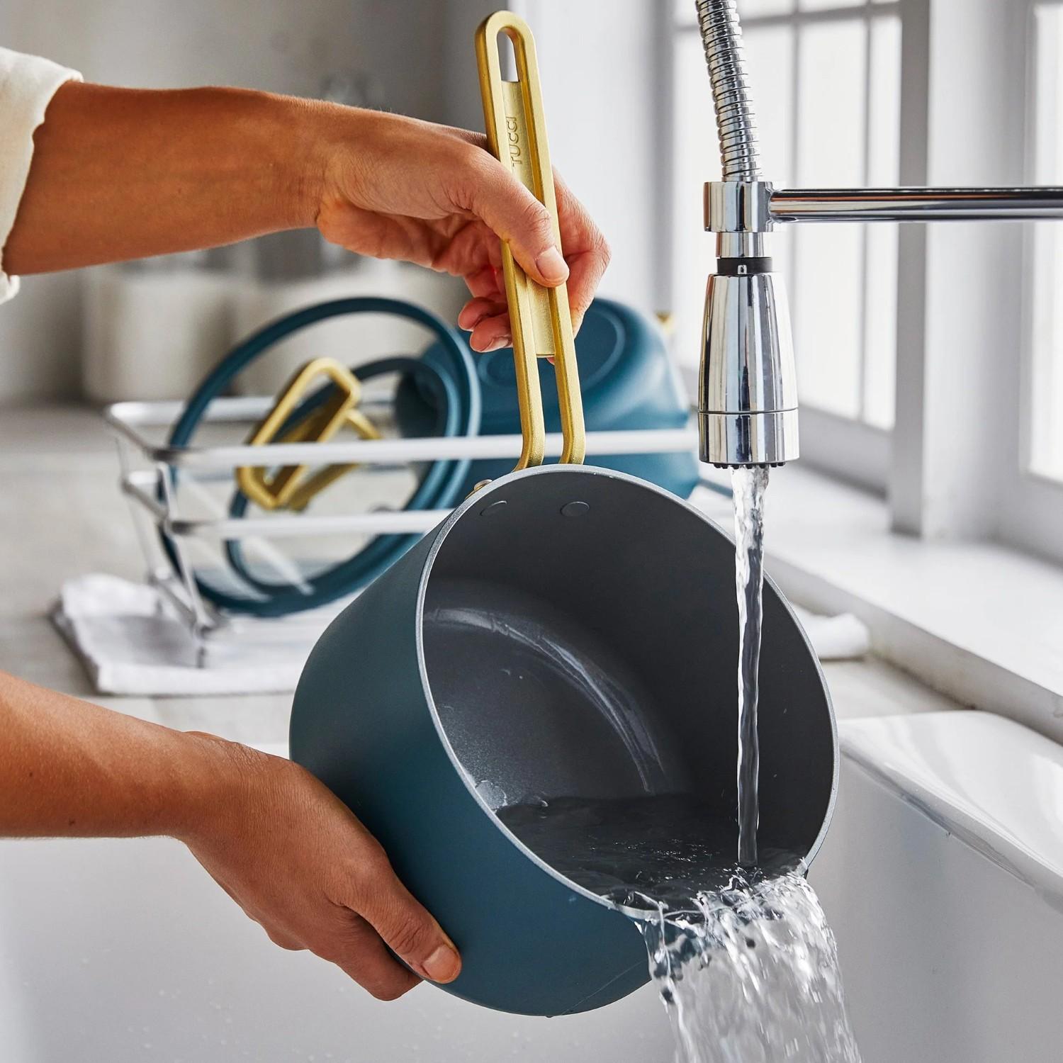 Rendlík s nepriľnavým keramickým povrchom s pokrievkou, Stanley Tucci, Ø 20 cm / 3,8 l, tmavo zelená