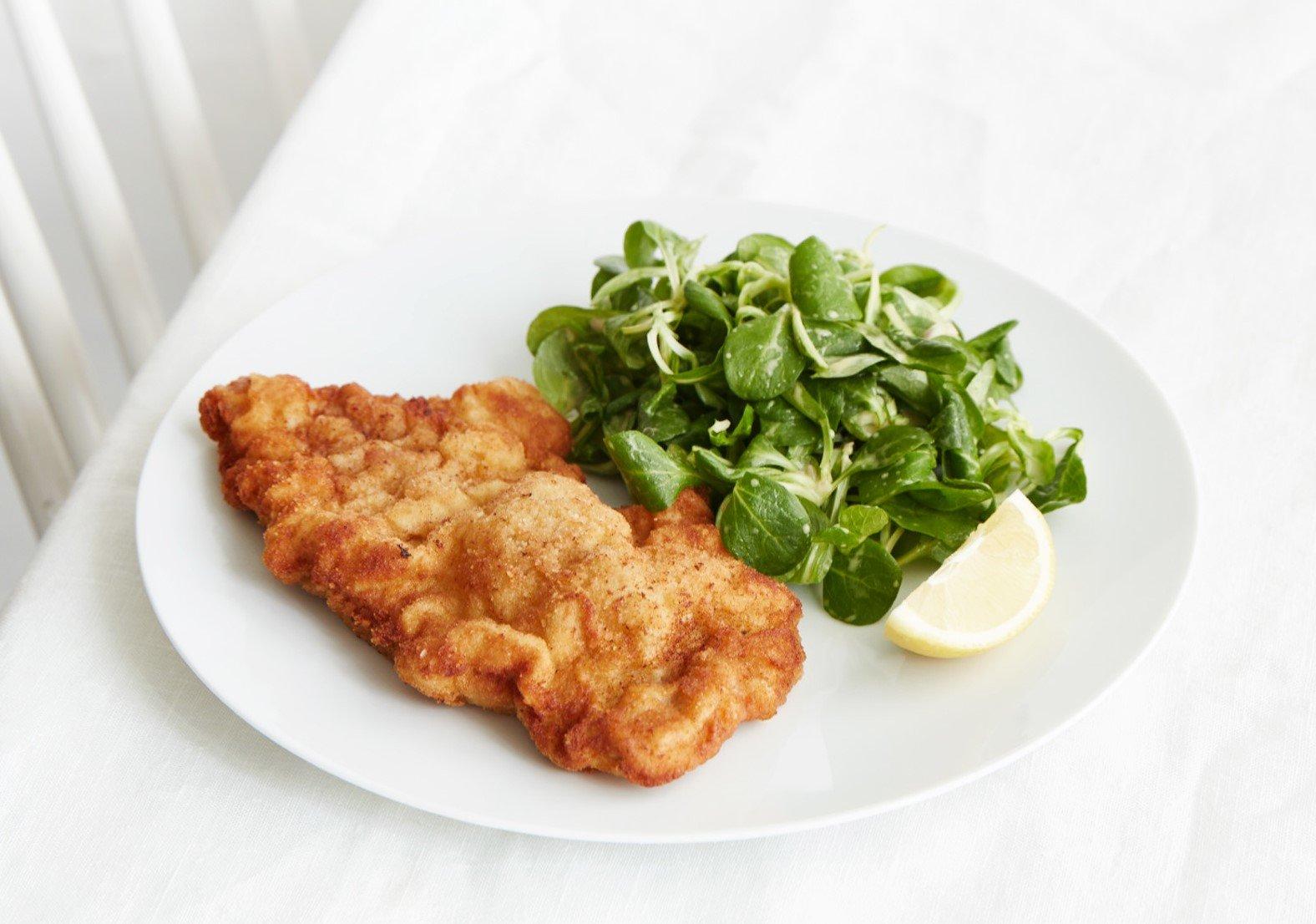 Berlínsky rezeň s polníčkovým šalátom