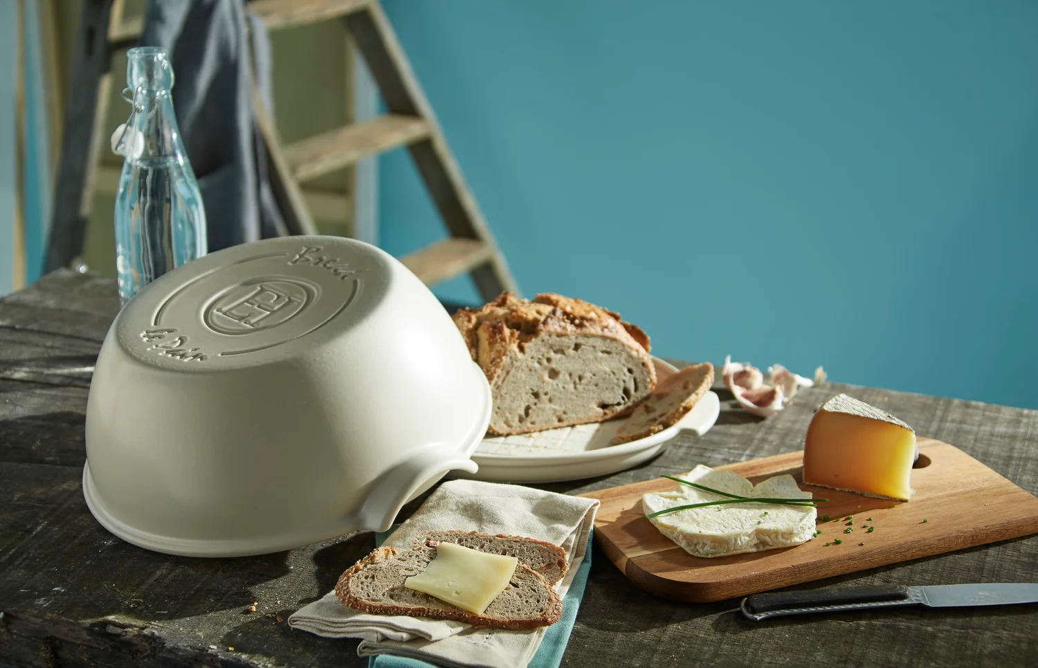 Emile Henry okrúhla keramická forma na chlieb