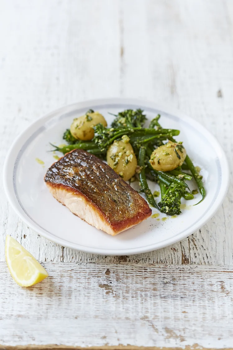 Losos a zelenina s pestom podľa Jamieho Olivera