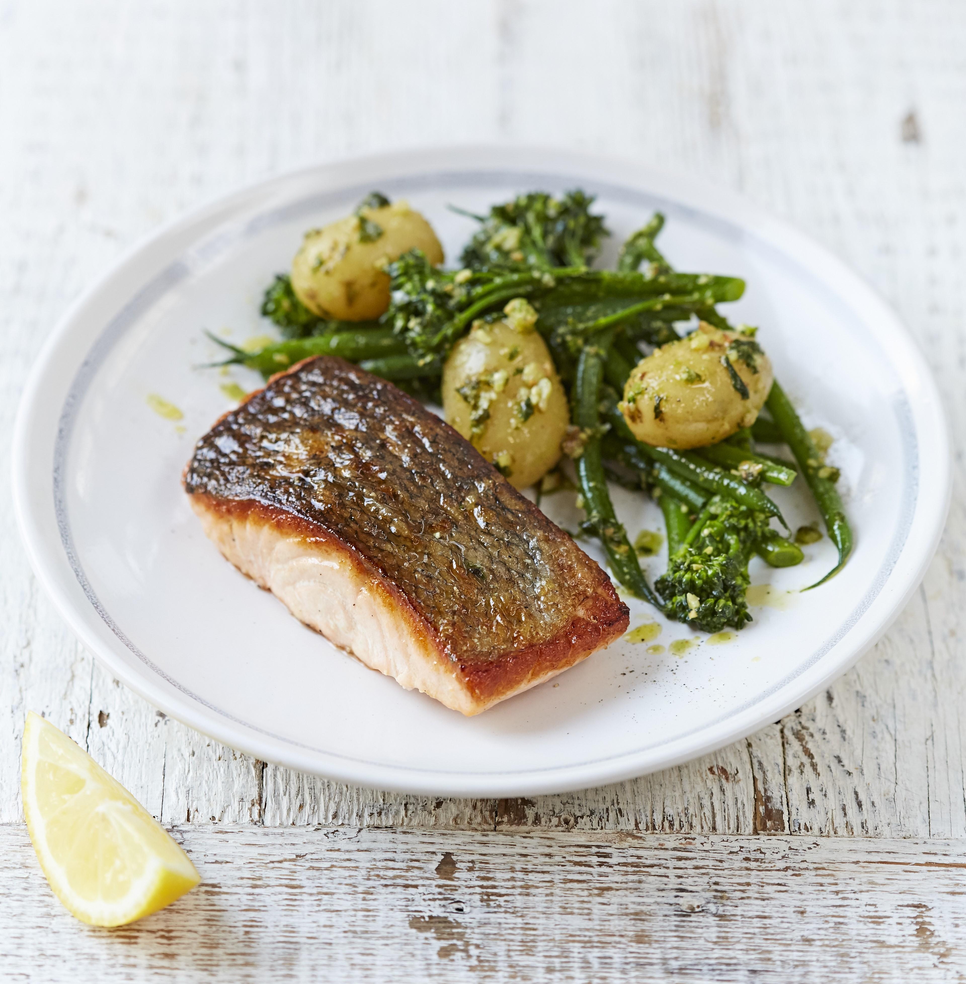 Losos a zelenina s pestom podľa Jamieho Olivera