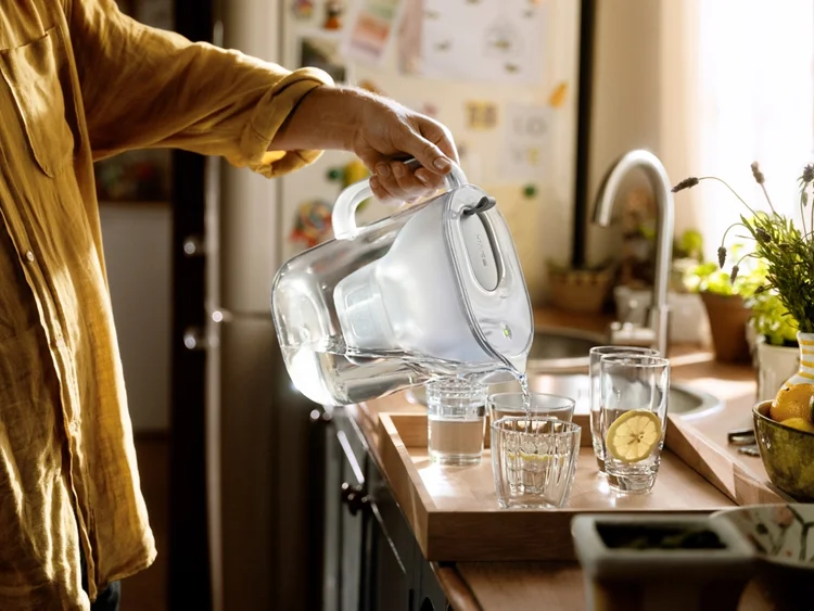 Aká voda je vhodná na čaj či kávu? Z potôčika alebo kohútika?